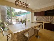 CASA REMODELADA A ESTRENAR EN VENTA EN EL BARRIO...