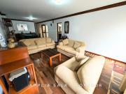 ¡Casa Remodelada con departamento independiente disponible!