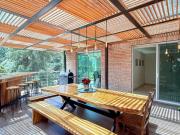 Casa remodelada con terraza y jardín en La Herradura