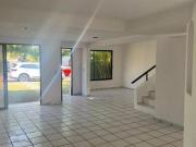 CASA REMODELADA CON VIGILANCIA