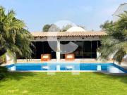 Casa Remodelada con Piscina y Cancha de Frontón en la Molina