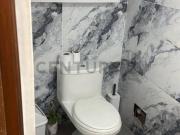 Casa Remodelada de 3 Pisos en La Molina con 7...