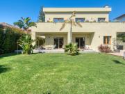 Casa remodelada e mobilada para alugar no Estoril