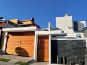 Casa remodelada en cerrada Jardines de Satélite