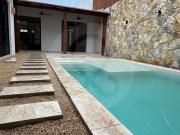 Casa remodelada en el Centro de M?rida con cochera