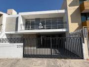 CASA REMODELADA EN JARDINES DEL COUNTRY