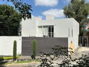 CASA REMODELADA EN LOMAS DE BELLAVISTA