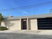 CASA REMODELADA EN VENTA 4 RECÁMARAS 3 BAÑOS ALBERCA...
