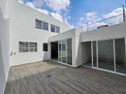 Casa REMODELADA en venta en Jardines del Country