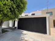 Casa remodelada en venta en Lomas de Guadalupe