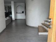 CASA REMODELADA EN VENTA en Lomas de San Mateo. Precio...