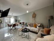 CASA REMODELADA EN VENTA EN VALDEPEÑAS CONDOMINIO...