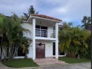 CASA REMODELADA EN VENTA UBICADA EN CAICAGUANA TOPOTIAMA...