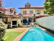 Casa Remodelada en Vitacura | 4D + 3B + Ático