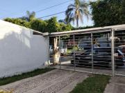 Casa Remodelada Frente a Parque y con Ubicación Inmejorable