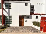 CASA REMODELADA Y AMPLIADA EN COTO ALTUS BOSQUES