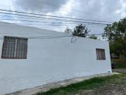 Casa Renovada en Esquina Frente a Parque