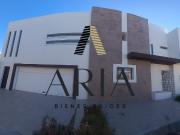 Casa RENTA Country Raquet