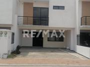 Casa / Renta en Villa Diamante