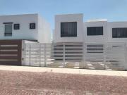 CASA RENTA FRACCIONAMIENTO CUMBRES DEL LAGO JURIQUILLA...