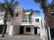 Casa Renta Residencial la Sierra zona La Rioja a 2...