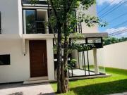 Venta casa en Avenida Colegios