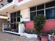 Casa rentera: 2 dptos + 4 suites Nueva Kennedy