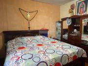 Casa rentera con locales comerciales