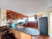 CASA RENTERA EN VENTA DE TRES DEPARTAMENTOS Y UNA MEDIA...