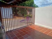 CASA RESIDENCIAL 2 DORMITÓRIOS SENDO 1 SUÍTE À VENDA NO...