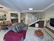 Casa com 4 dormitórios à venda, 276 m² por R$...