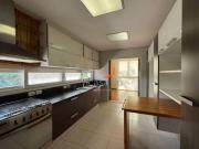 Casa com 4 dormitórios à venda, 482 m² por R$...