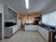 Casa com 5 dormitórios à venda, 630 m² por R$...