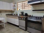 Aluguel de casa residencial com 300 m² e 3 dormitórios...