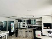 Casa Residencial com 3 dormitÃ³rios, sendo 1 suÃte, e 5...