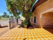 Casa Residencial com 3 dormitórios à venda, 166 m² por...