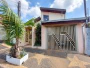 Casa Residencial com 3 dormitórios à venda, 168 m² por...