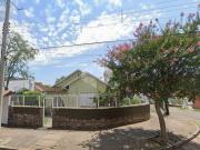 Casa Residencial com 3 quartos, 4 vagas e 142m² para...