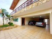 Casa Residencial com 4 Suítes à venda, 364 m² por R$...