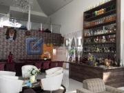 Casa Residencial com 4 suítes, piscina e espaço gourmet...