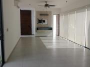 Casa Residencial con Alberca y Habitaci?n Planta Baja en...