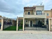 Casa Residencial Con Terraza Terreno Excedente 2 200 000