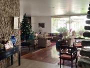 Casa Residencial e Comercial com 465 m², 4 quartos sendo...