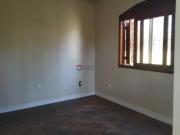 Casa residencial e loja comercial na frente, separadas...