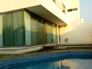 CASA RESIDENCIAL EN RENTA, ALBERCA, ACCESO A LA PLAYA....