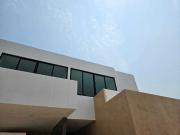 Casa residencial en renta dentro de privada exclusiva al...