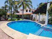 CASA RESIDENCIAL EN RENTA, TIPO COLONIAL, ALBERCA....