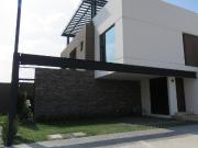 CASA RESIDENCIAL EN VENTA BOSQUES DE METEPEC