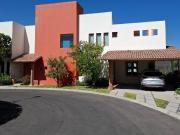 CASA RESIDENCIAL EN VENTA EN CLAUSTROS DEL SUR, COLONIA...