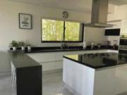 CASA RESIDENCIAL EN VENTA EN EL CLUB Y DENTRO DEL CAMPO...